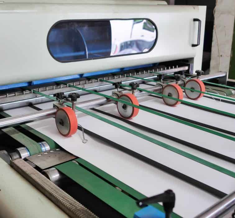 Maszyna produkująca papier do opakowań